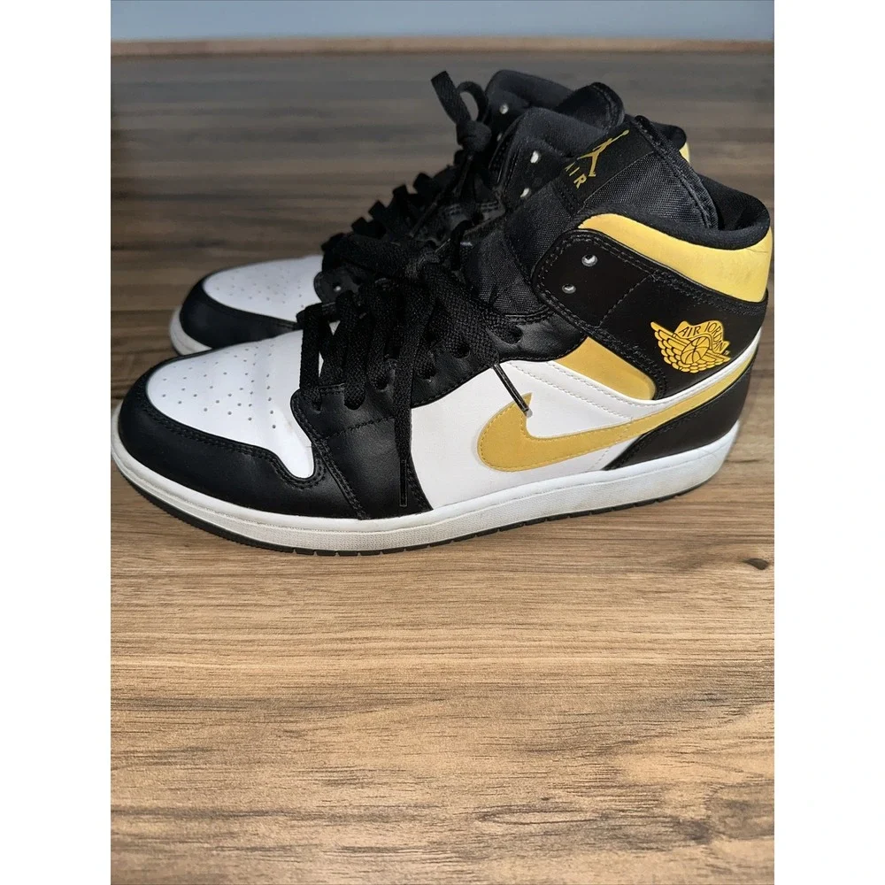 Size 11- Jordan 1 Mid Black University Gold 2021 With‎ Box